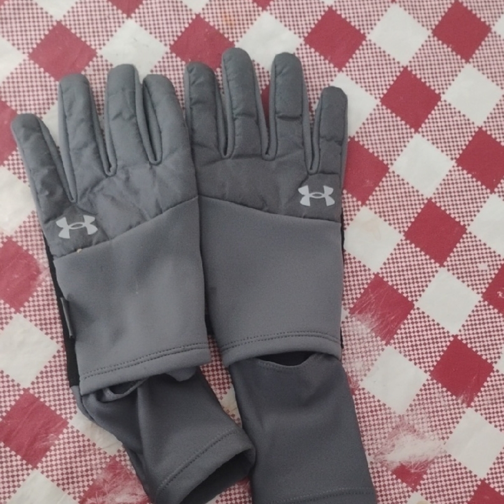 Under Armour Dark Gray Gloves